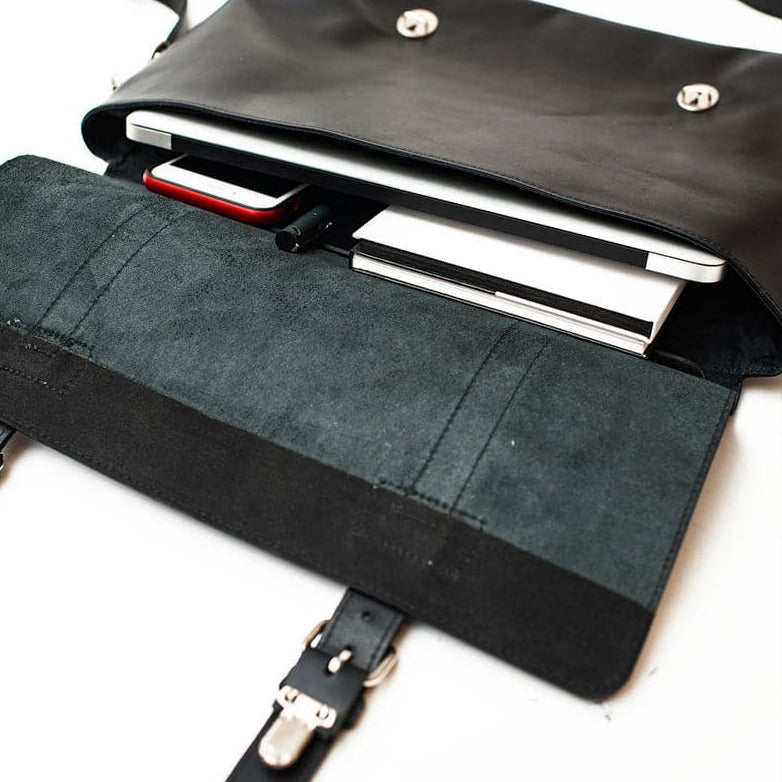 Urban Leather Messenger - Black