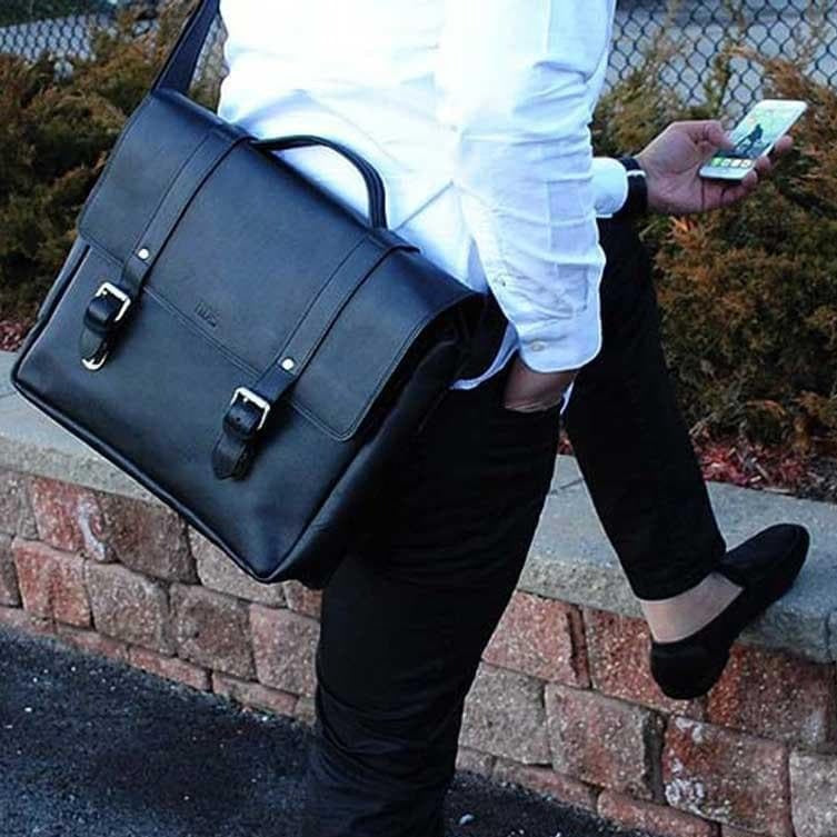 Coarse Leather Messenger 2.0 - Black