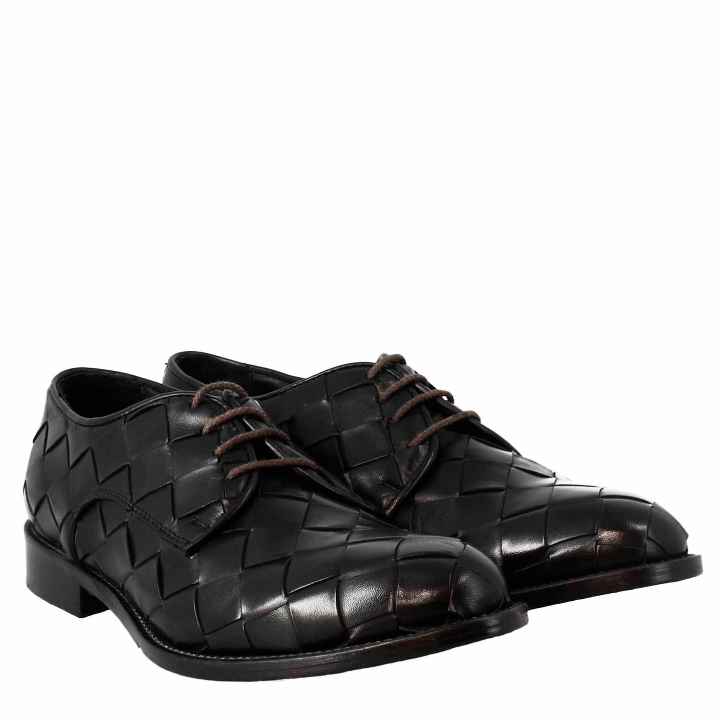 Elegant vintage black derby for men in woven leather