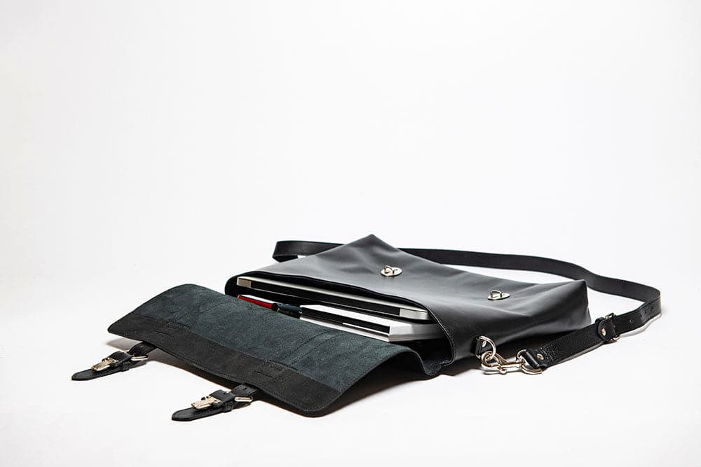 Urban Leather Messenger - Black